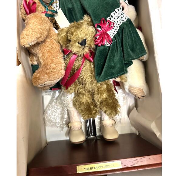 Connoisseur Collection Doll by Seymour Mann 1997 "The Bear Collector" NEW in Box - Picture 5 of 12